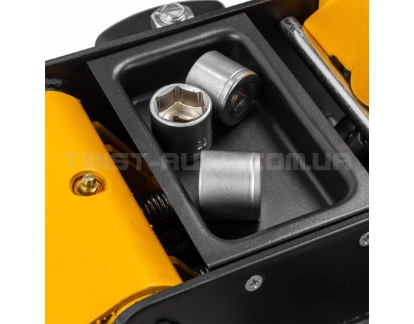 Домкрат підкатний, низькопрофільний, двопоршневий 3 т, min 75 мм -max 505 мм JCB Tools JCB-TH33013 Домкрат підкатний, низькопрофільний, двопоршневий 3 т, min 75 мм -max 505 мм JCB Tools JCB-TH33013