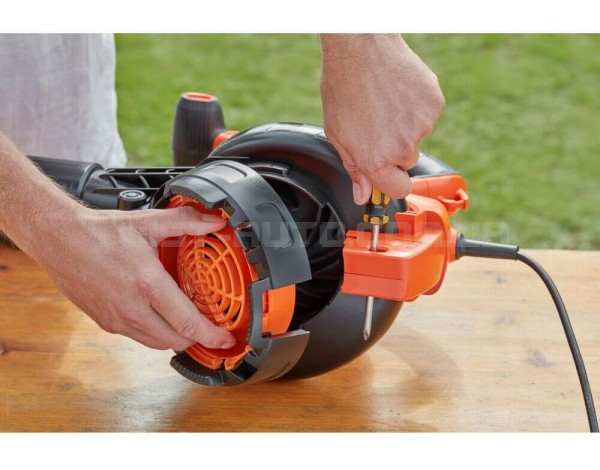 Садовий пилосос електричний BLACK+DECKER BEBLV301 Садовий пилосос електричний BLACK+DECKER BEBLV301