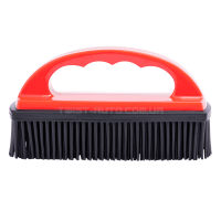 Гумова щітка MaxShine Car Carpet Brush Для чищення салону від волосся і шерсті тварин