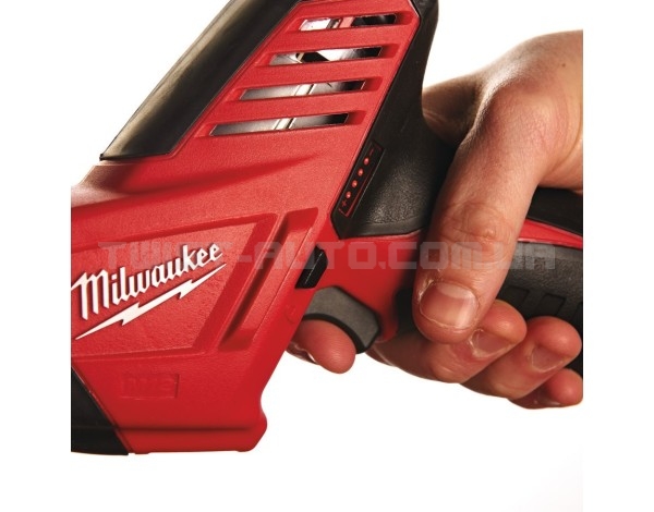 Пила сабельная аккумуляторная M12 C12 HZ-202С (ЗУ+2акум.Х2Ач+кейс) MILWAUKEE 4933441195