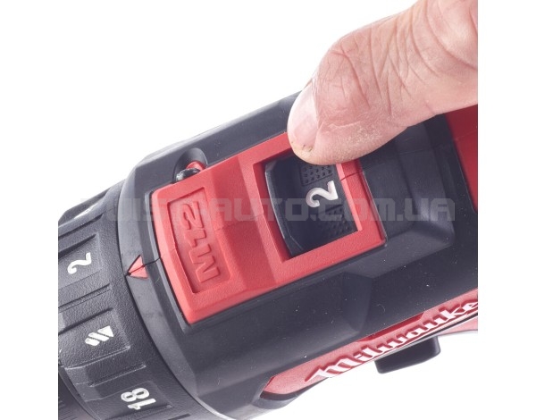 Дриль-шурупокрут MILWAUKEE M12 BDD-201C крутящий момент 30 Нм 4933479439 (+ заряд.пристрій, 1 акум., HD кейс)