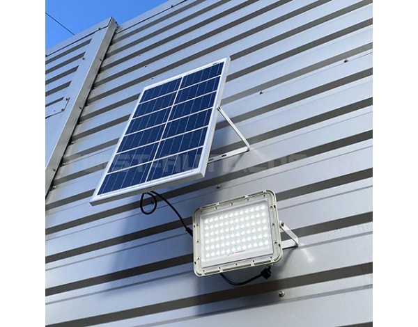 Прожектор с солнечной батареей светодиодный 60W аккумуляторный (LiFePO4, 10000mAh) 6V, 15W PROTESTER SLFL0601