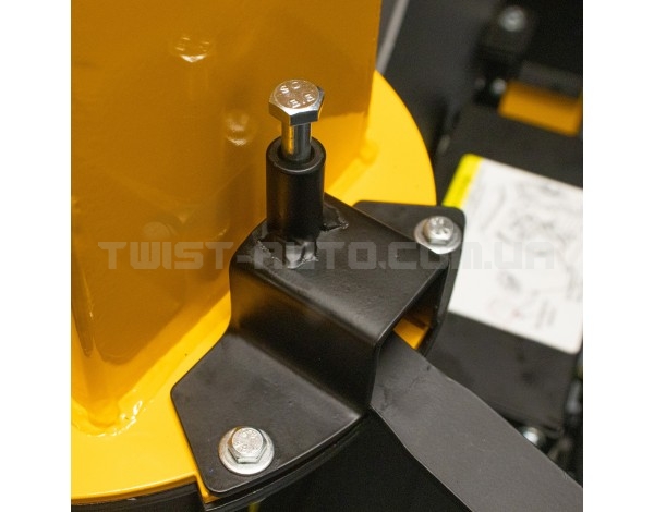 Подрібнювач гілок бензиновий JCB Tools JCB-CH120P Подрібнювач гілок бензиновий JCB Tools JCB-CH120P